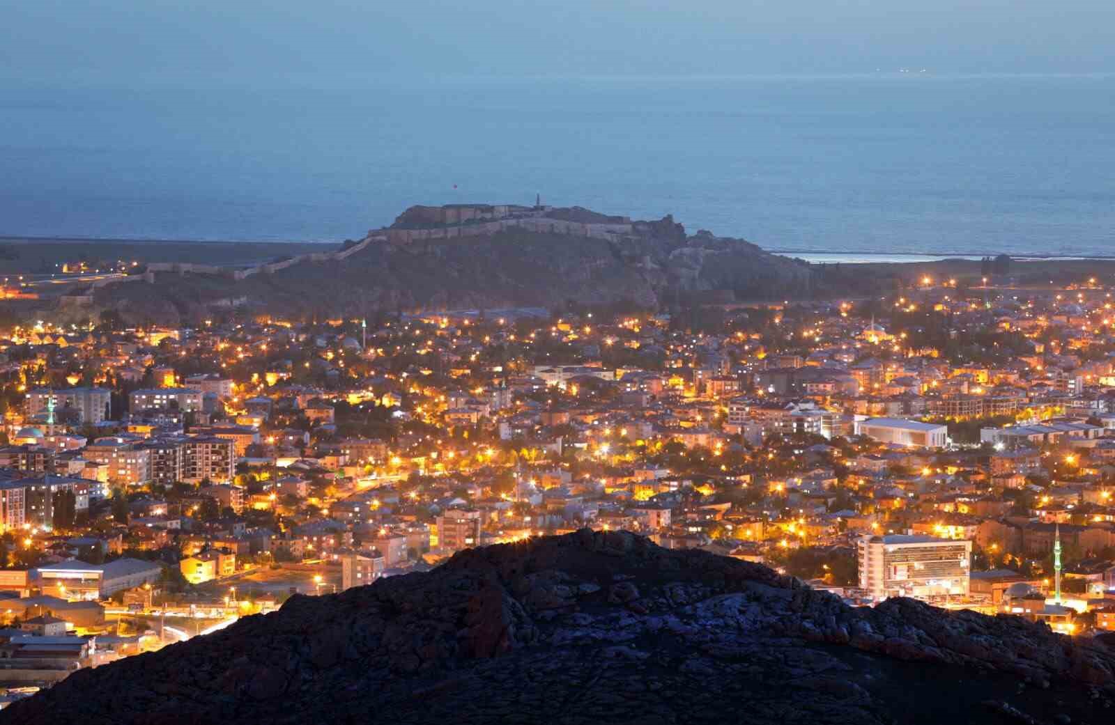 Eşsiz Van manzarası sunan Toprakkale’ye seyir terası yapılıyor