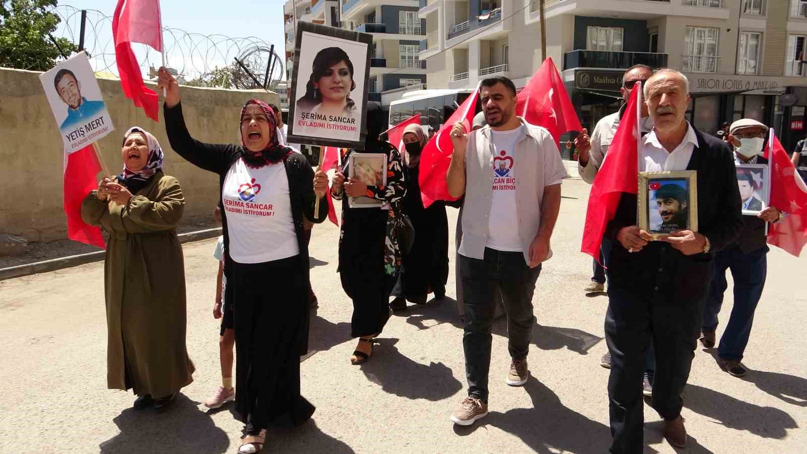 Evlat nöbetindeki Nazlı Sancar, “Yaz kış bu mücadelemiz devam edecek”