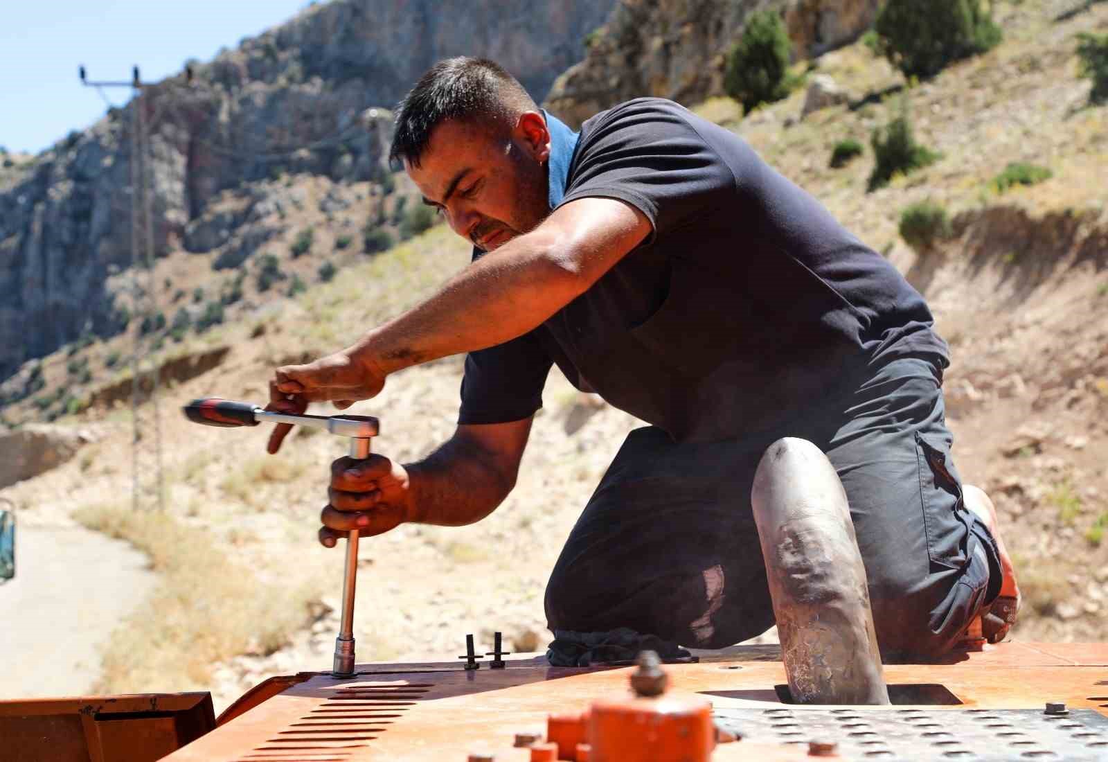 Van Büyükşehir Belediyesinden seyyar tamir hizmeti