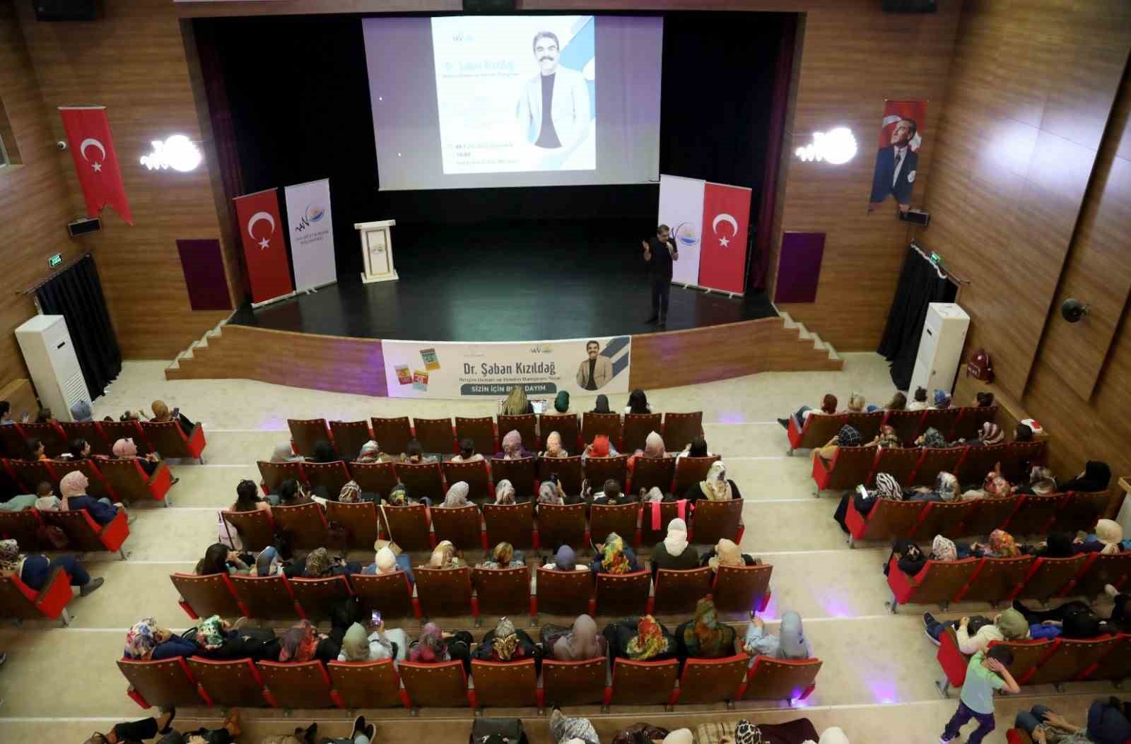 Van’da kadınlara aile içi iletişim semineri