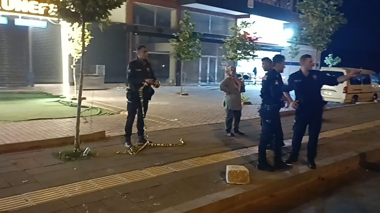 Gaziantep’te iki grup arasında yan bakma kavgası: 1’i ağır 2 yaralı