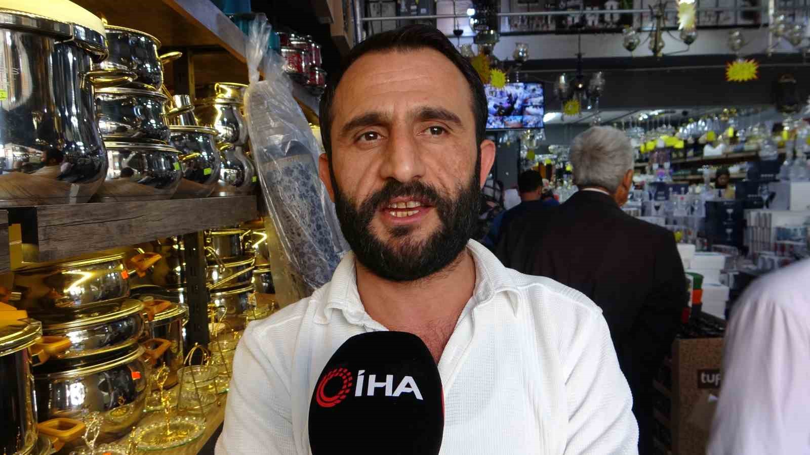 Van’da halı kampanyasında izdiham yaşandı