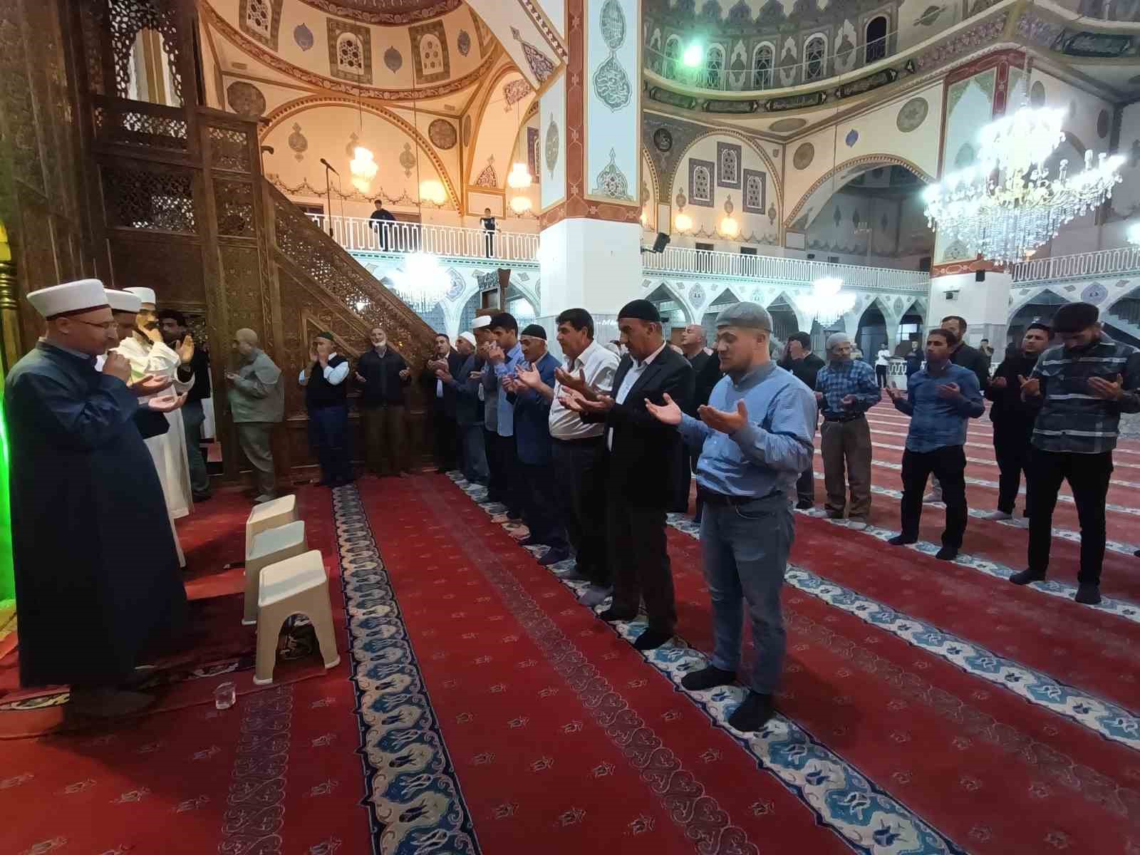 Van’da Mevlit Kandili ihya edildi