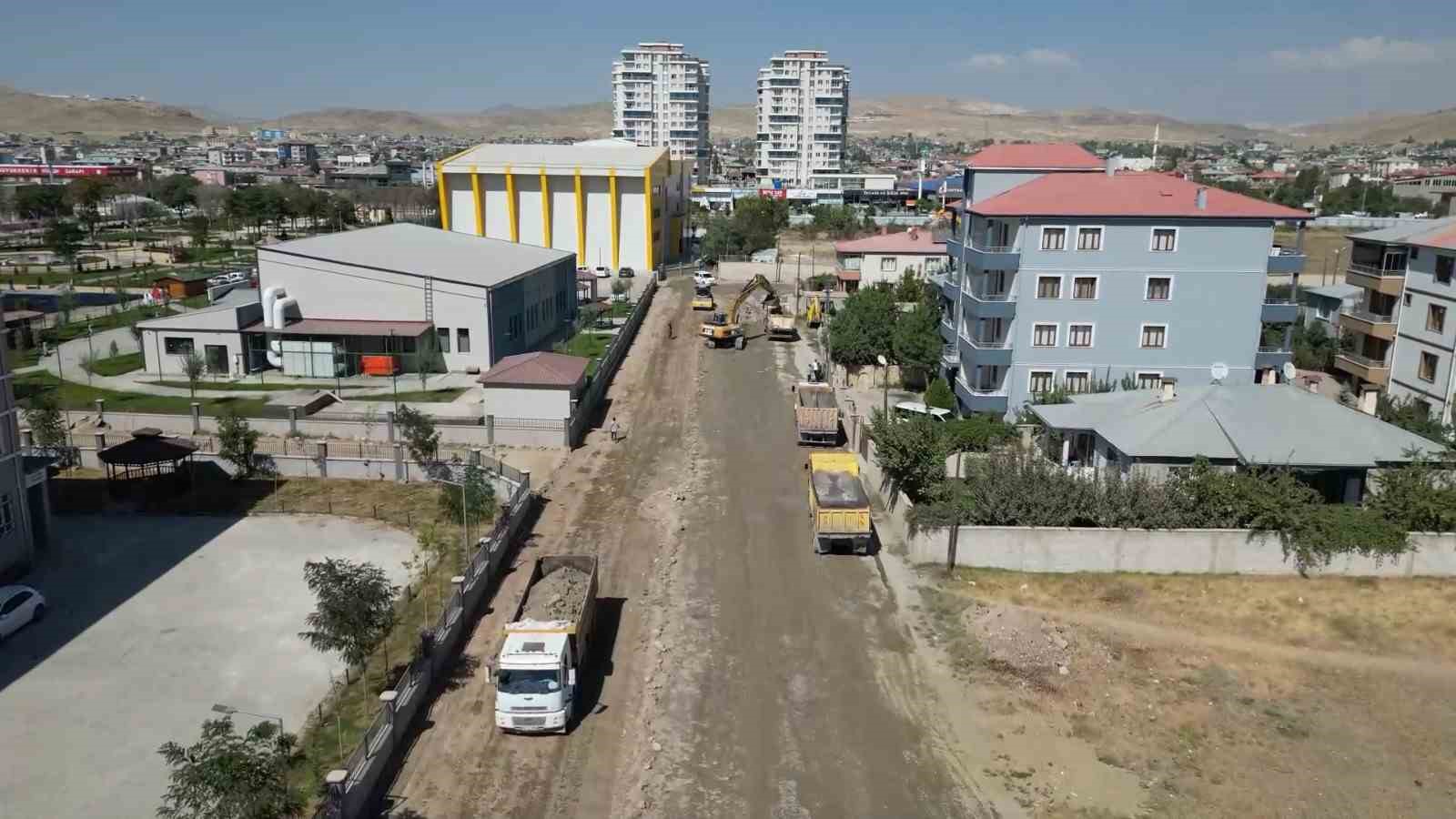 Tuşba Belediyesinden asfalt seferberliği