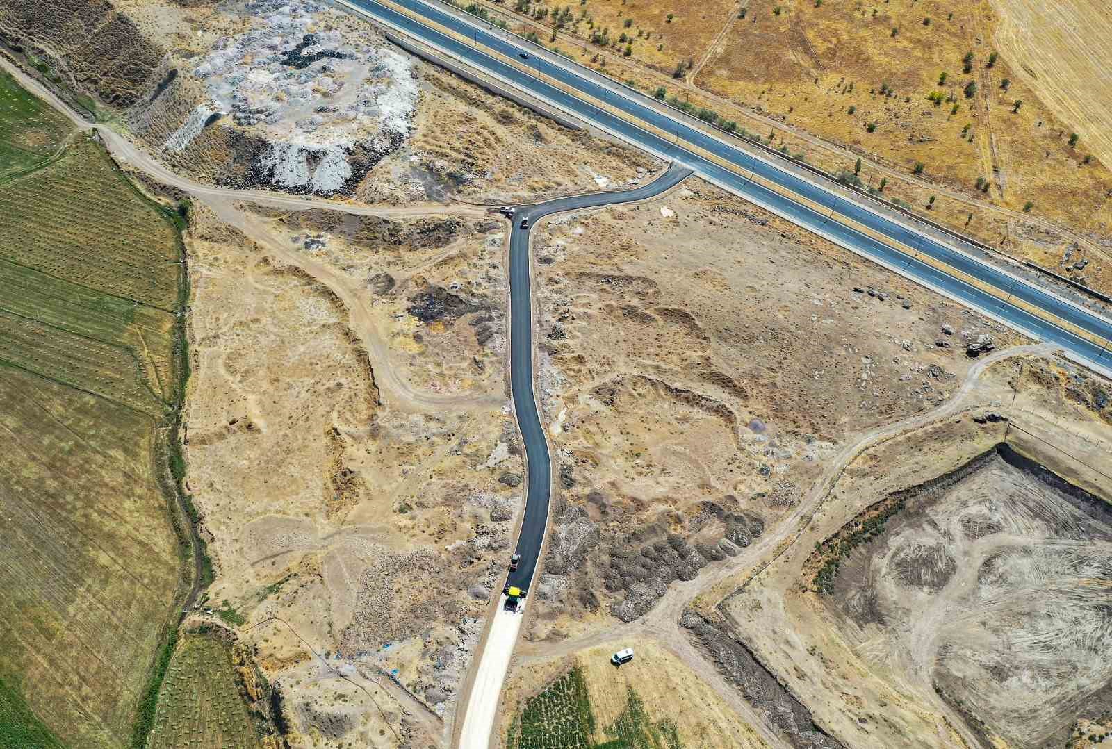 Erciş’te yol asfaltlama çalışması