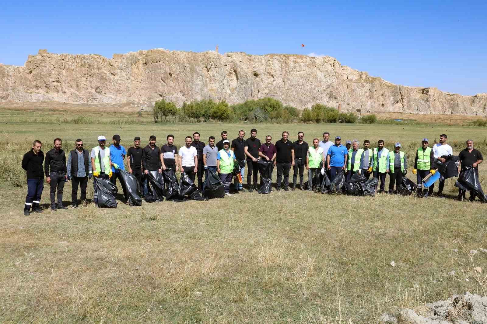 İpekyolu Belediyesi’nden çevre temizliği