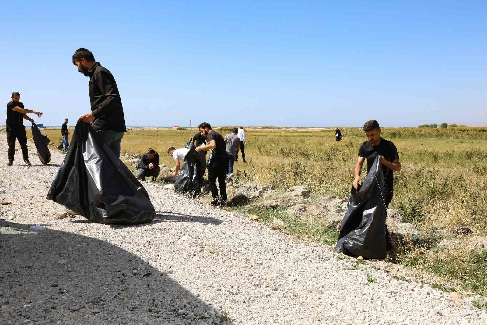 İpekyolu Belediyesi’nden çevre temizliği