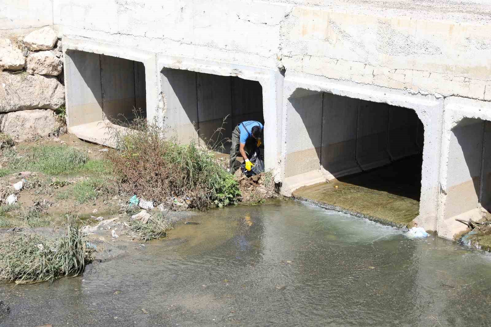 İpekyolu Belediyesi’nden çevre temizliği