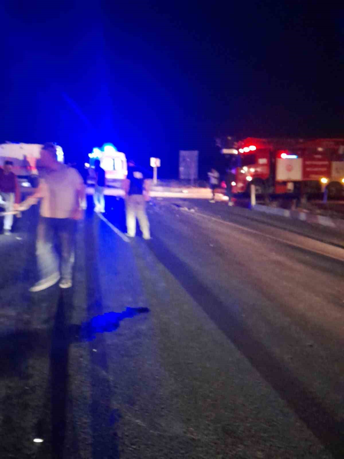 Hakkari-Van kara yolunda trafik kazası: 10 yaralı