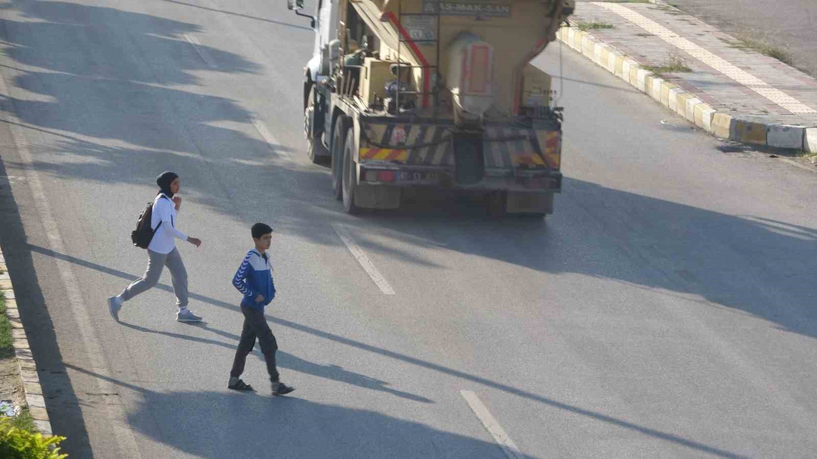 Vanlı öğrenciler mahallelerine okul istiyor
