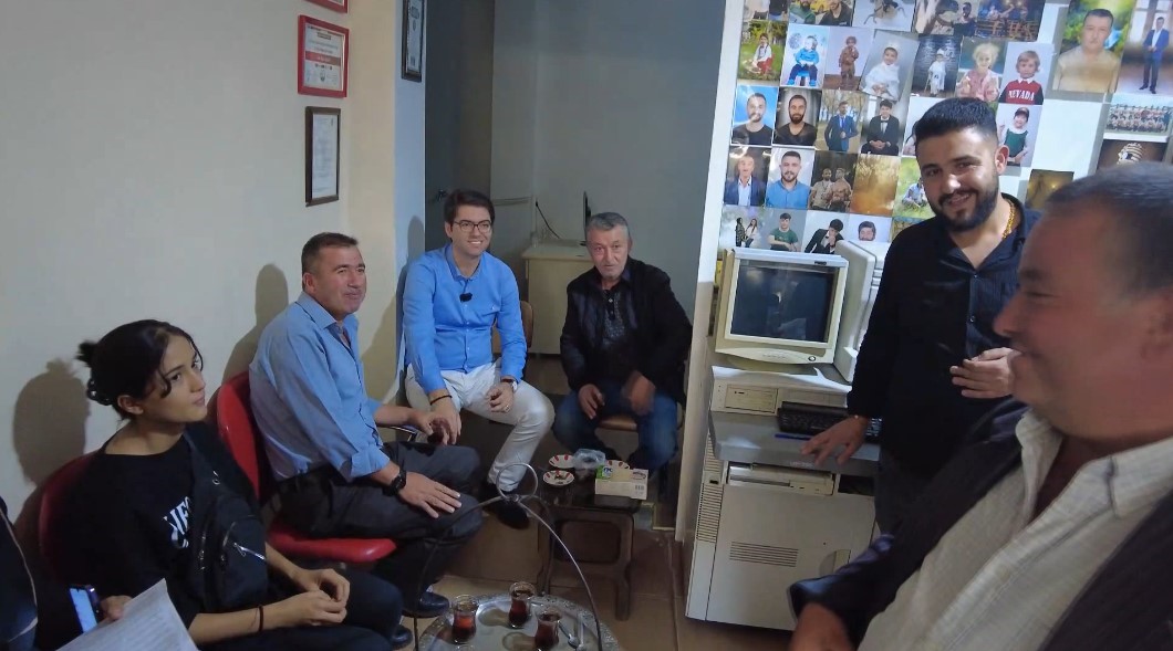 Erciş Kaymakamı Karaloğlu esnaf ve vatandaşla buluştu