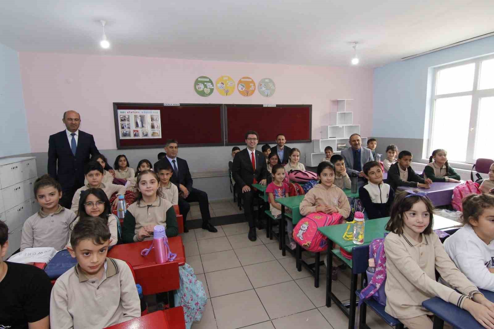 Erciş’te İlköğretim Haftası etkinliği