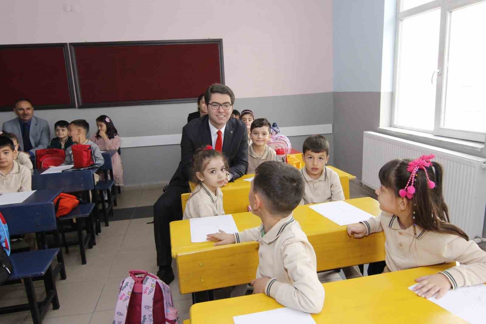 Erciş’te İlköğretim Haftası etkinliği