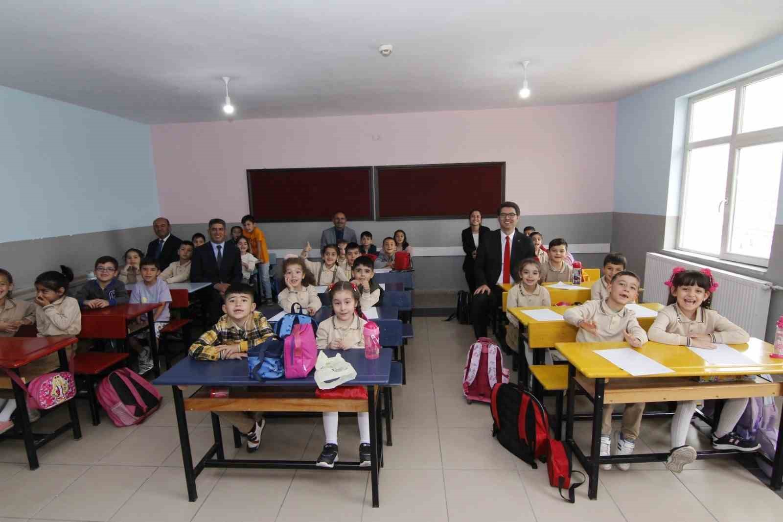 Erciş’te İlköğretim Haftası etkinliği