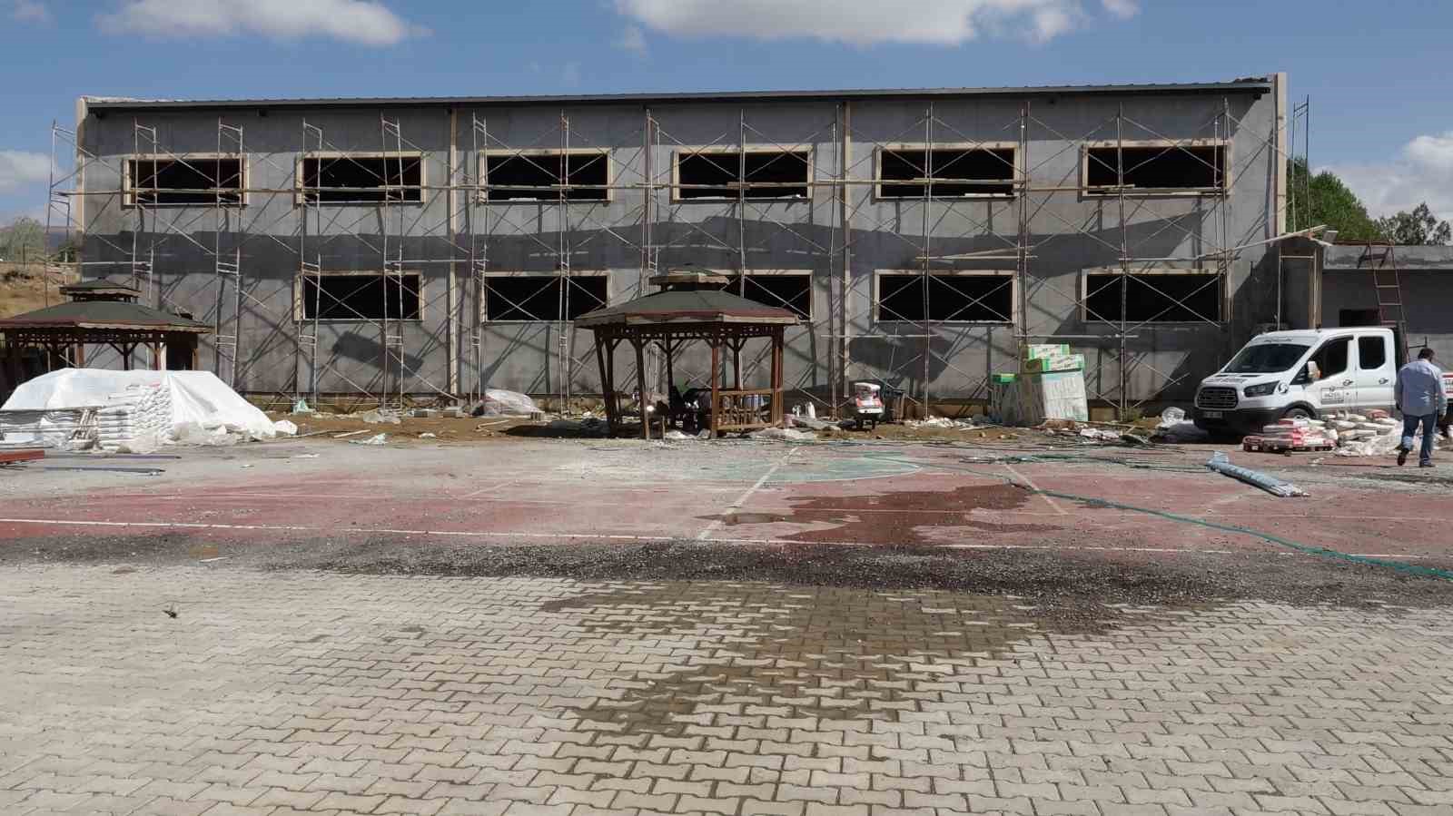 Muradiye’de spor yatırımları hizmete geçiyor