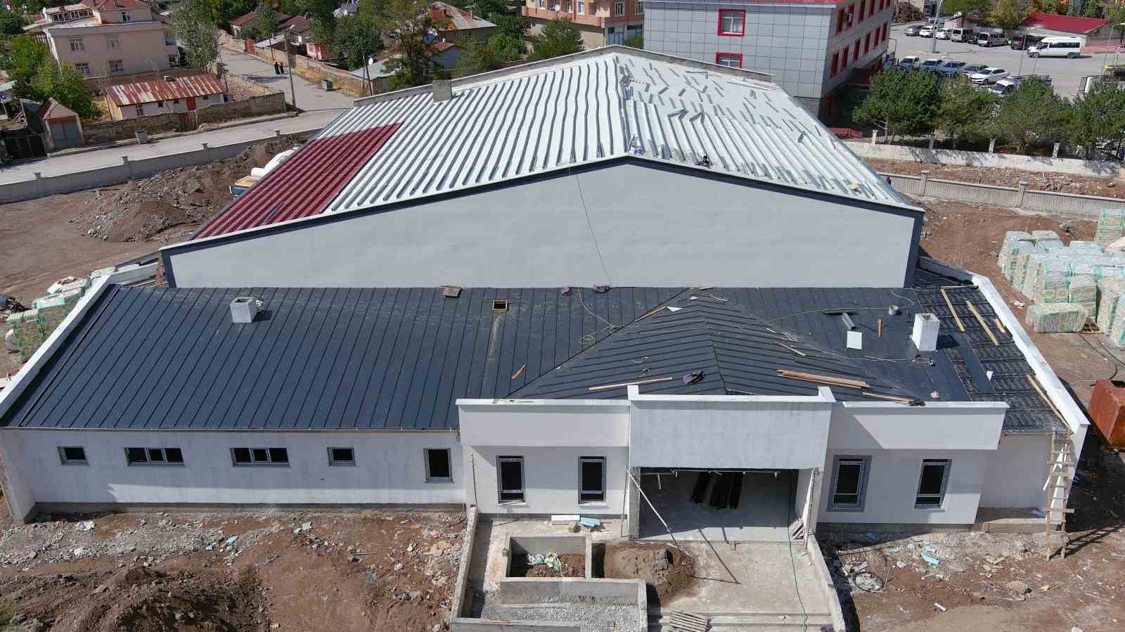 Muradiye’de spor yatırımları hizmete geçiyor