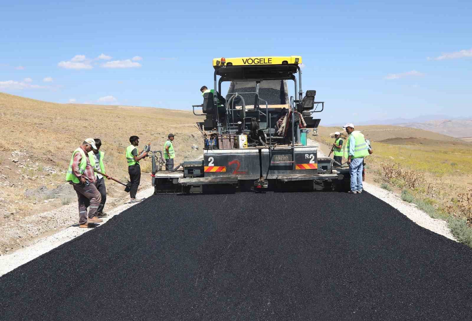 Van Büyükşehir Belediyesinden asfalt çalışması