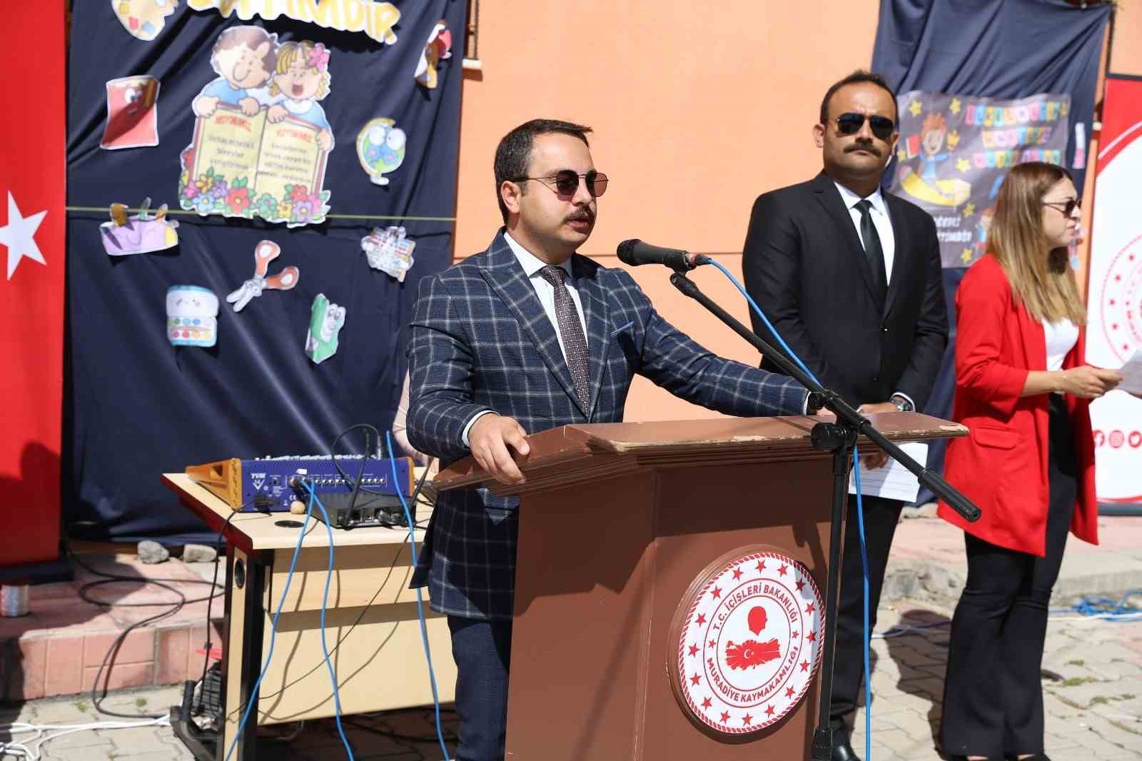 Muradiye’de ’İlköğretim haftası’ tüm okullarda coşku ile kutlandı