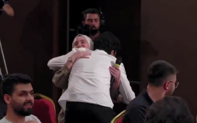Konuşanlar'a katılan kadından salonu alkışa boğan sözler: 