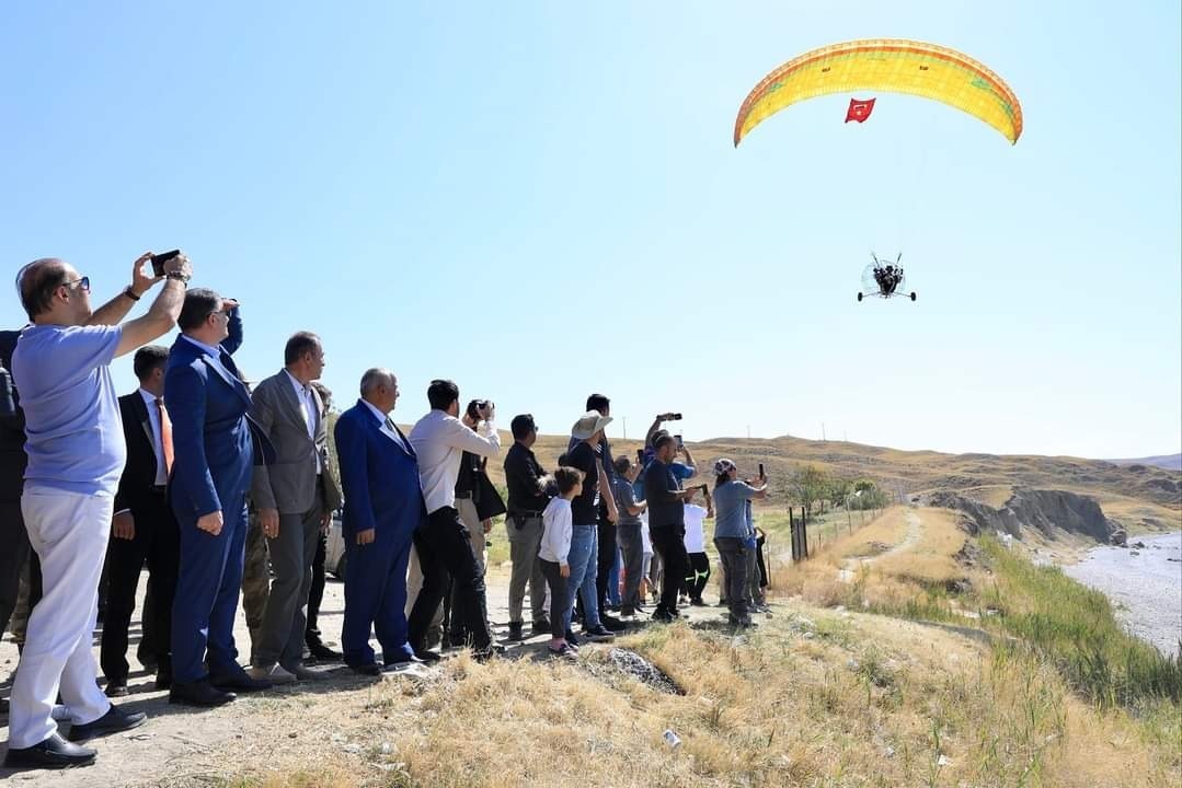 Van Yamaç Paraşütü ve Paramotor Hedef Şampiyonası sona erdi
