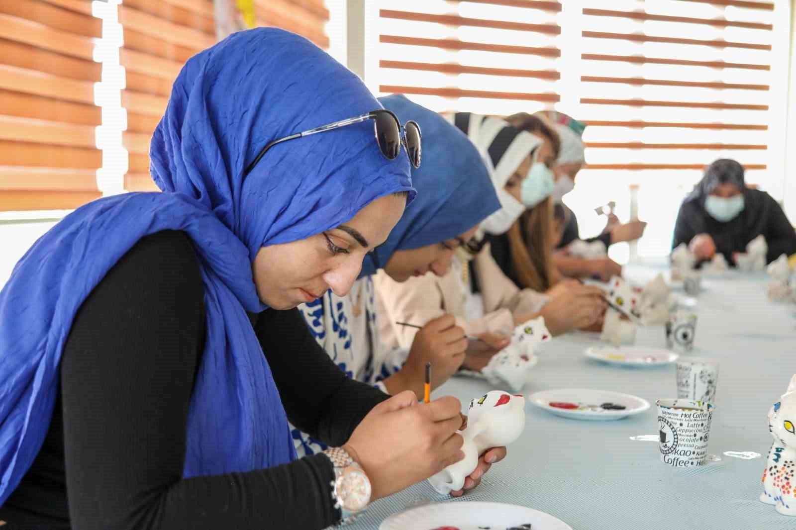Lösemi hastaları seramik boyayıp moral depoladı