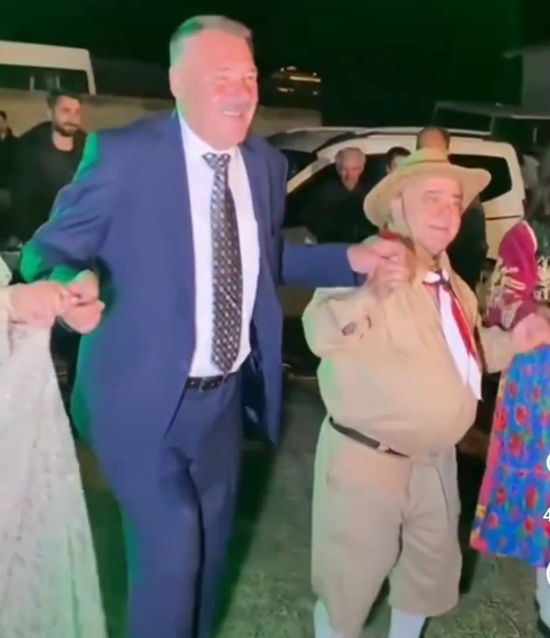 Hababam sınıfı oyuncuları Van’da nişan törenine katıldı
