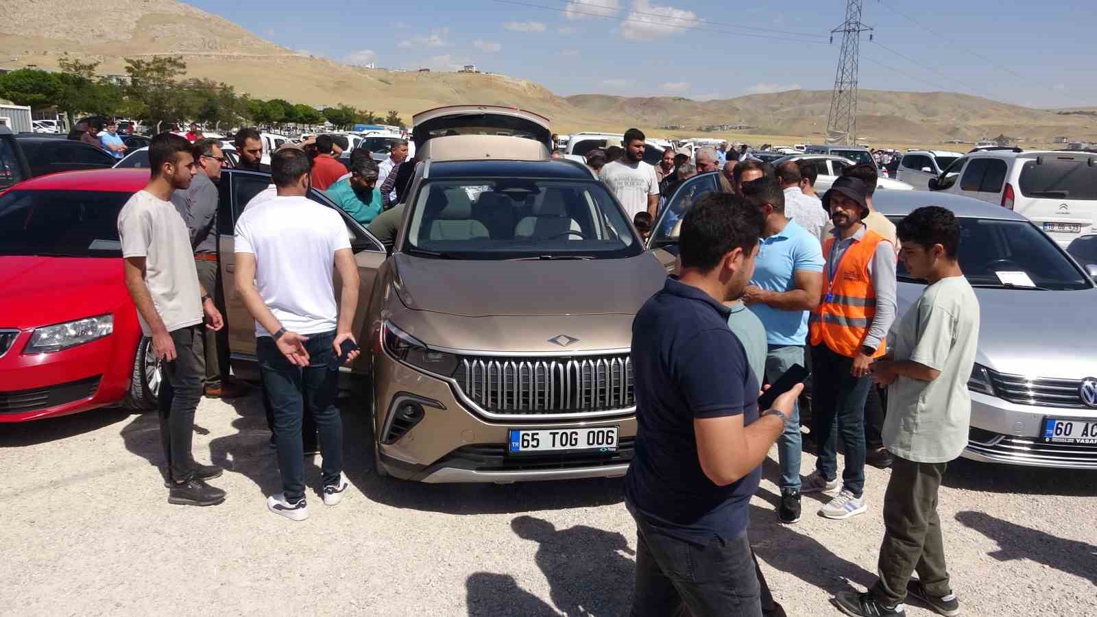 Togg’u açık oto pazarında görenler gözlerine inanamadı