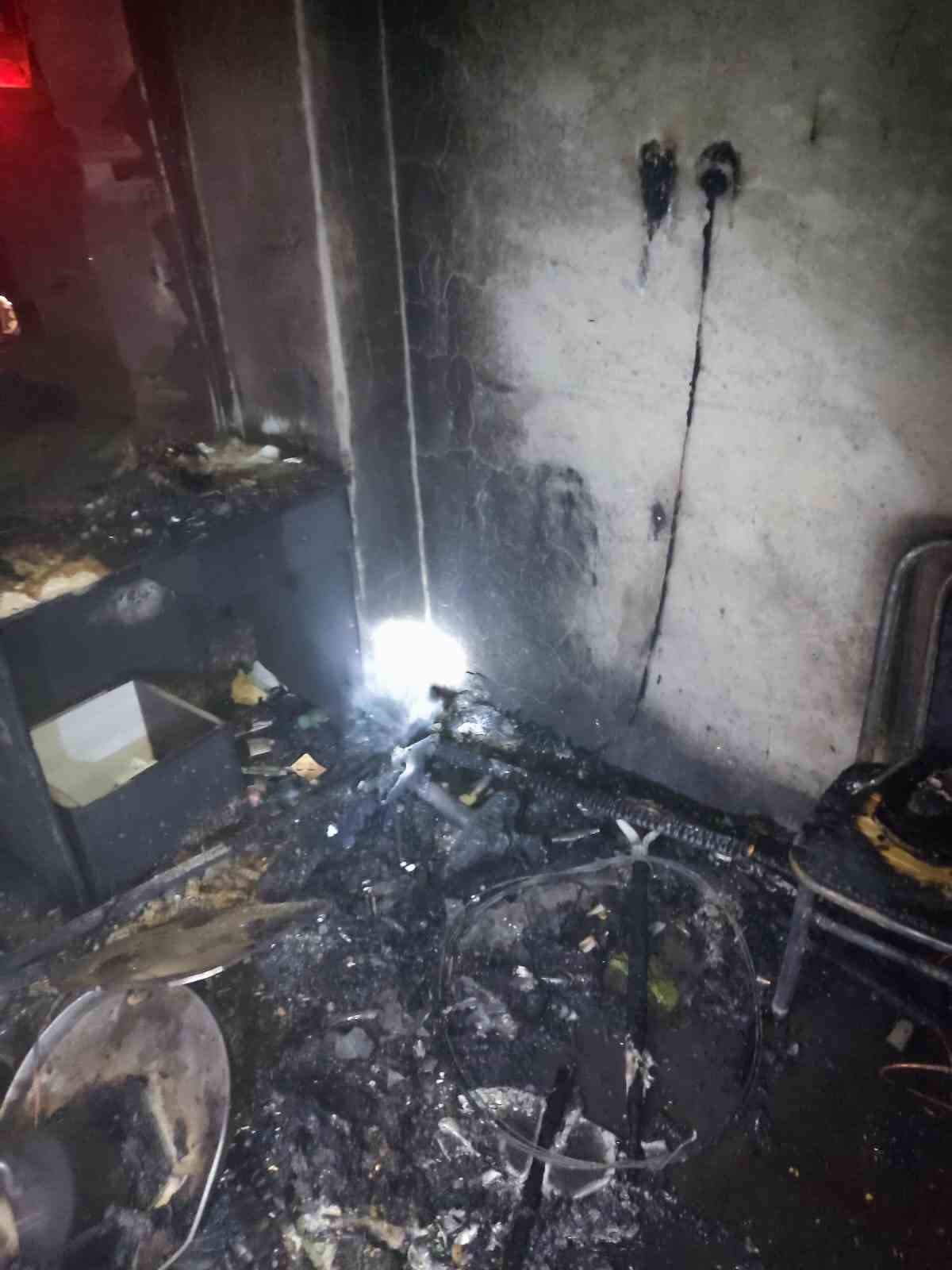 Van’da iş yeri yangını