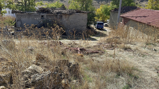 Eskişehir'de kayıp şizofreni hastasının kafası ve bacakları köy meydanında bulundu