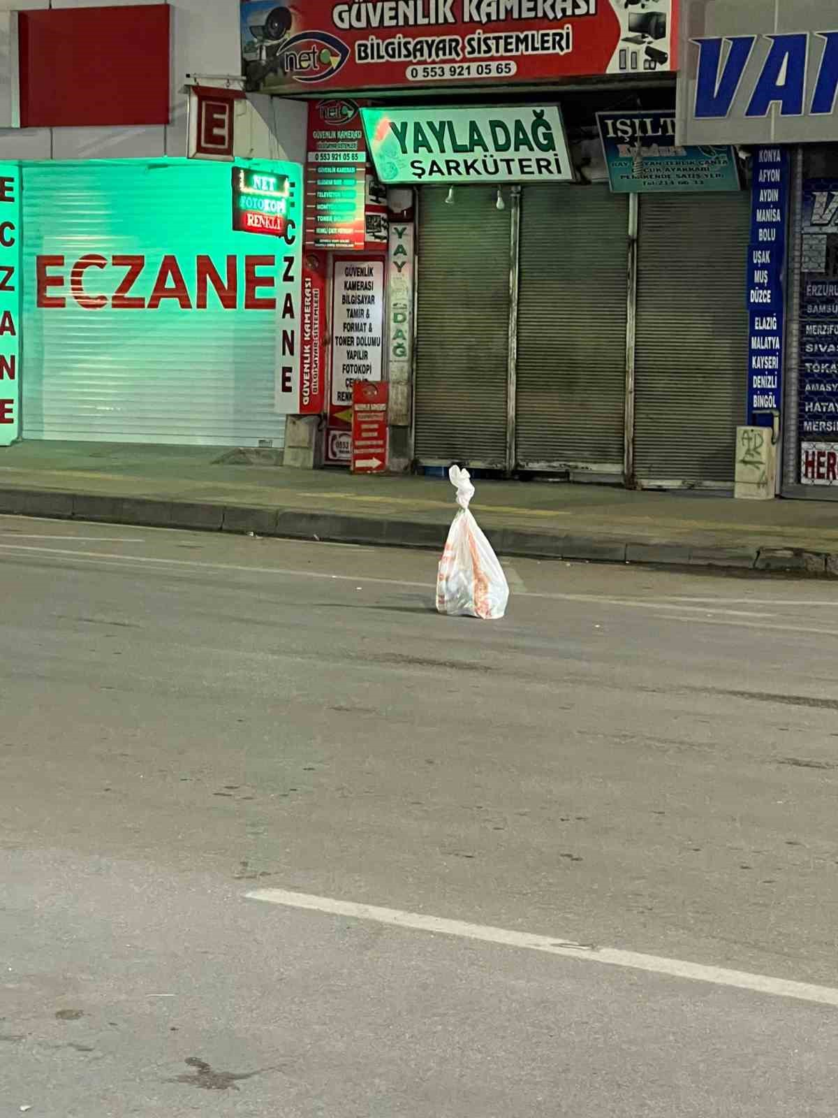 Van’da şüpheli paket alarmı: Fünyeyle patlatılan torbadan turşu bidonu ve kışlık sebze çıktı