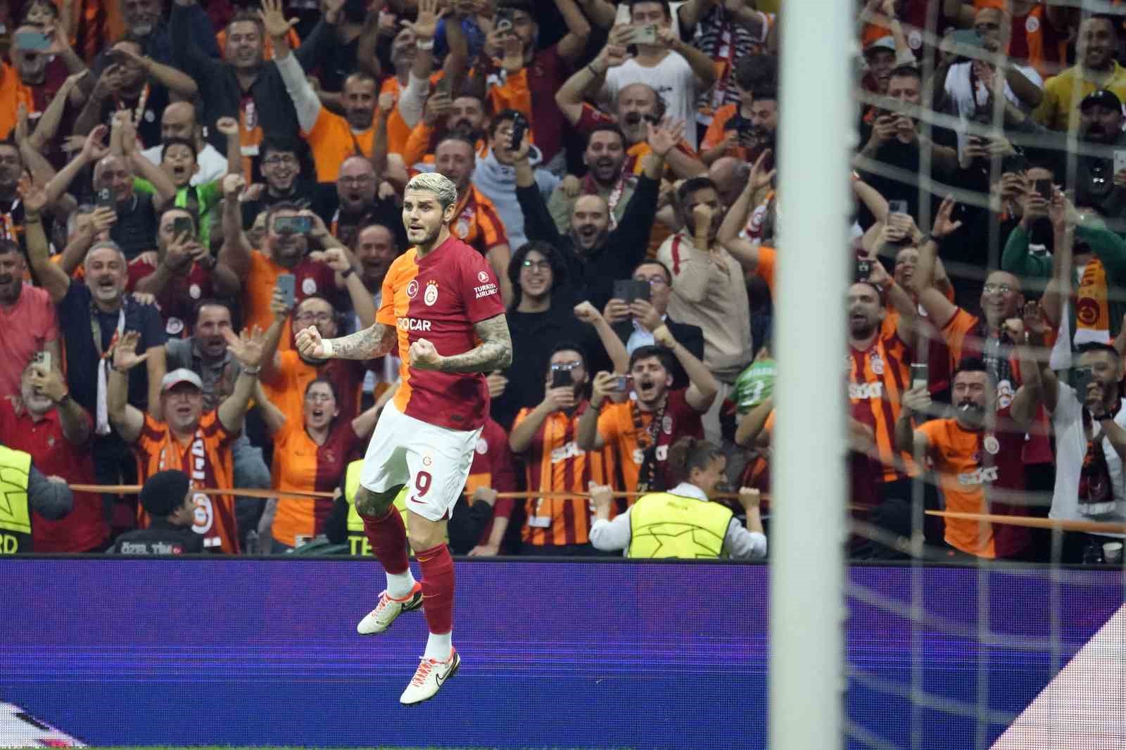UEFA Şampiyonlar Ligi: Galatasaray: 1 - Bayern Münih: 1 (İlk yarı)