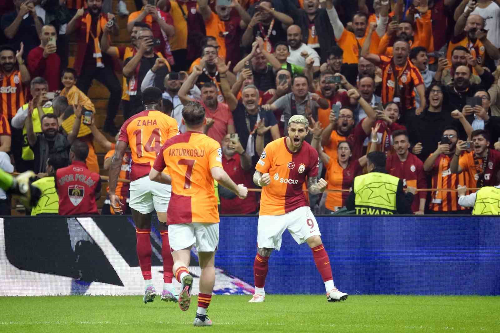 UEFA Şampiyonlar Ligi: Galatasaray: 1 - Bayern Münih: 1 (İlk yarı)