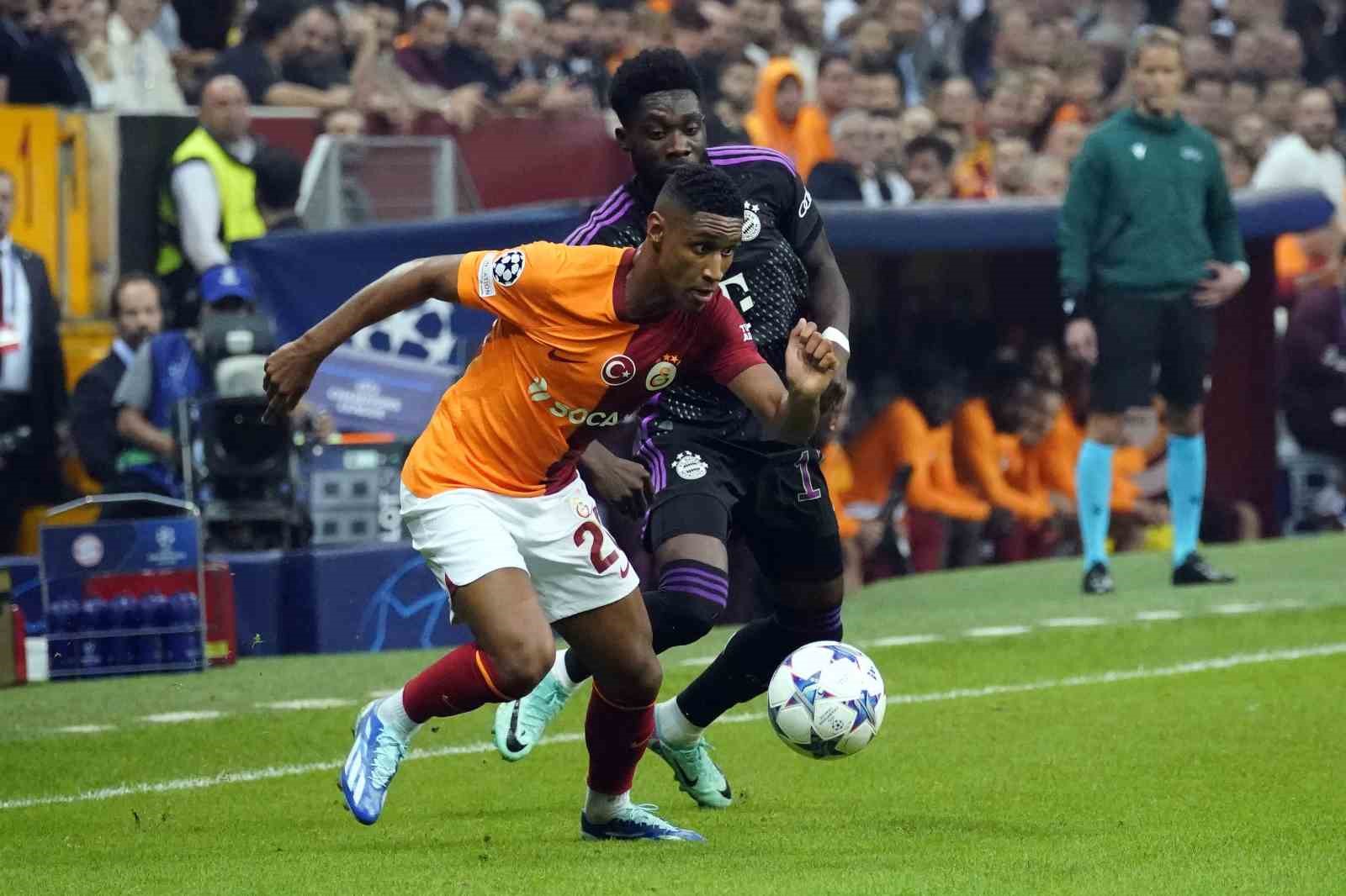 UEFA Şampiyonlar Ligi: Galatasaray: 1 - Bayern Münih: 1 (İlk yarı)