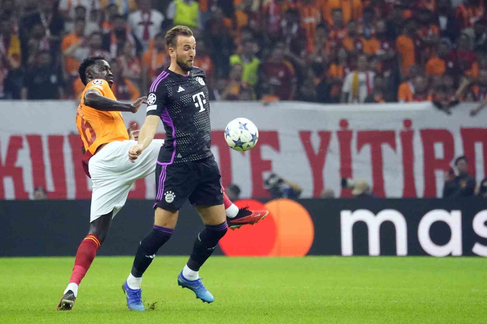 UEFA Şampiyonlar Ligi: Galatasaray: 1 - Bayern Münih: 1 (İlk yarı)