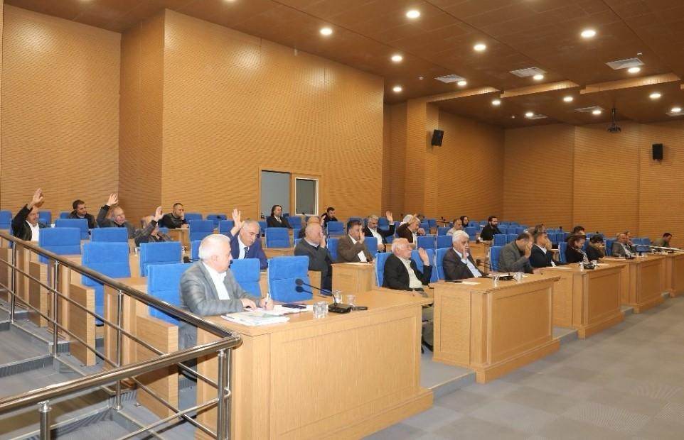 Tuşba Belediye Meclisi, 2024 yılı mali bütçesi ile iş ve performans programlarını onayladı