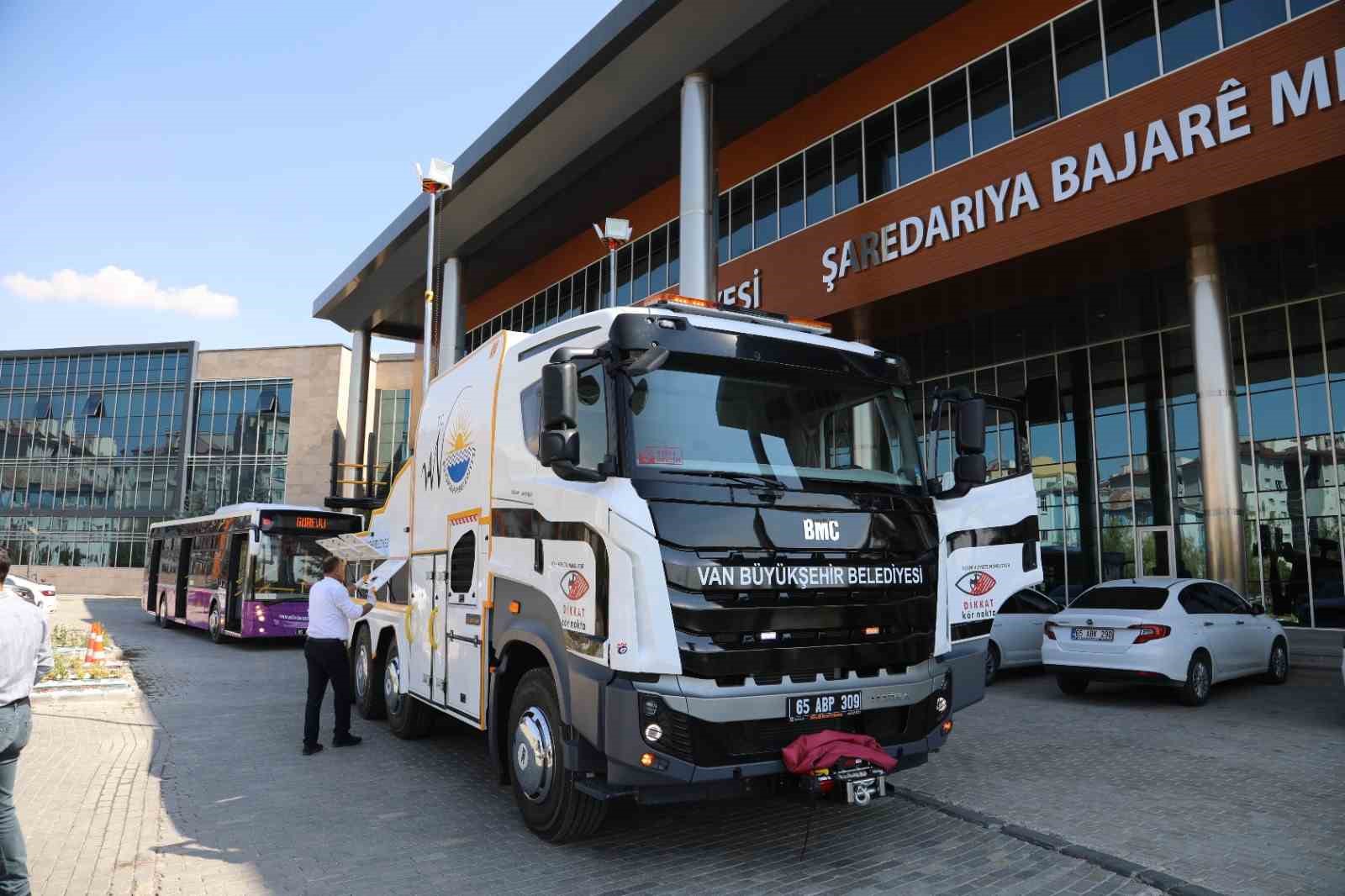 Van Büyükşehir Belediyesi otobüs kurtarma aracını envanterine kattı