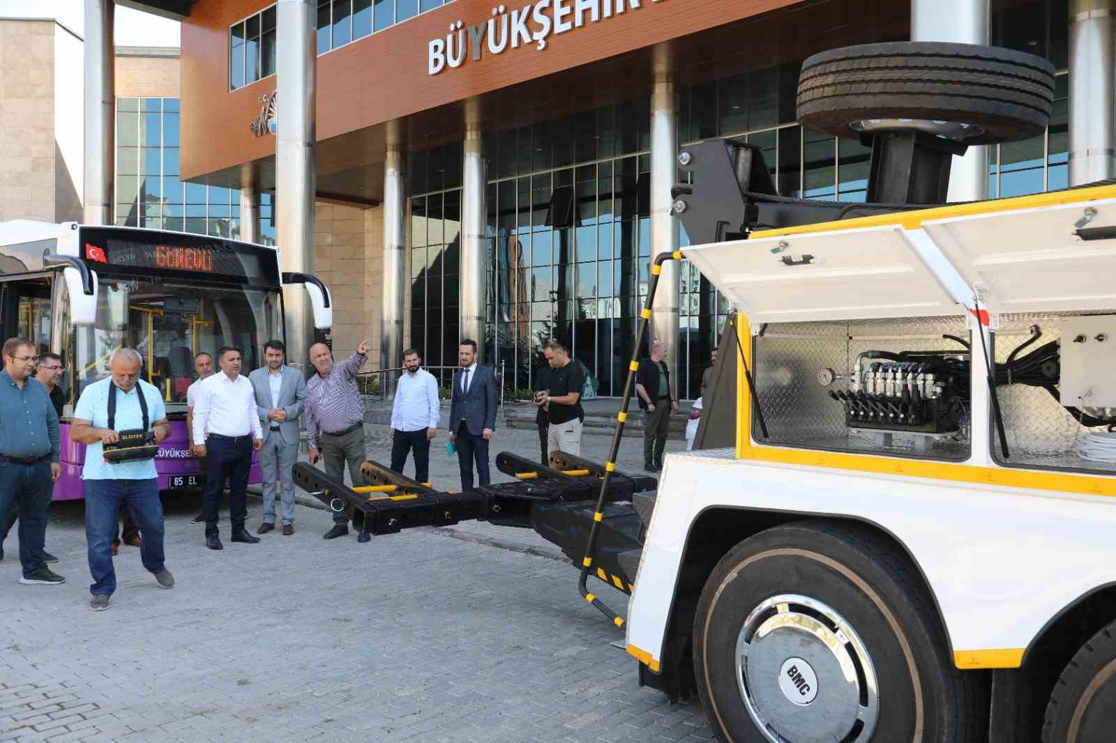Van Büyükşehir Belediyesi otobüs kurtarma aracını envanterine kattı