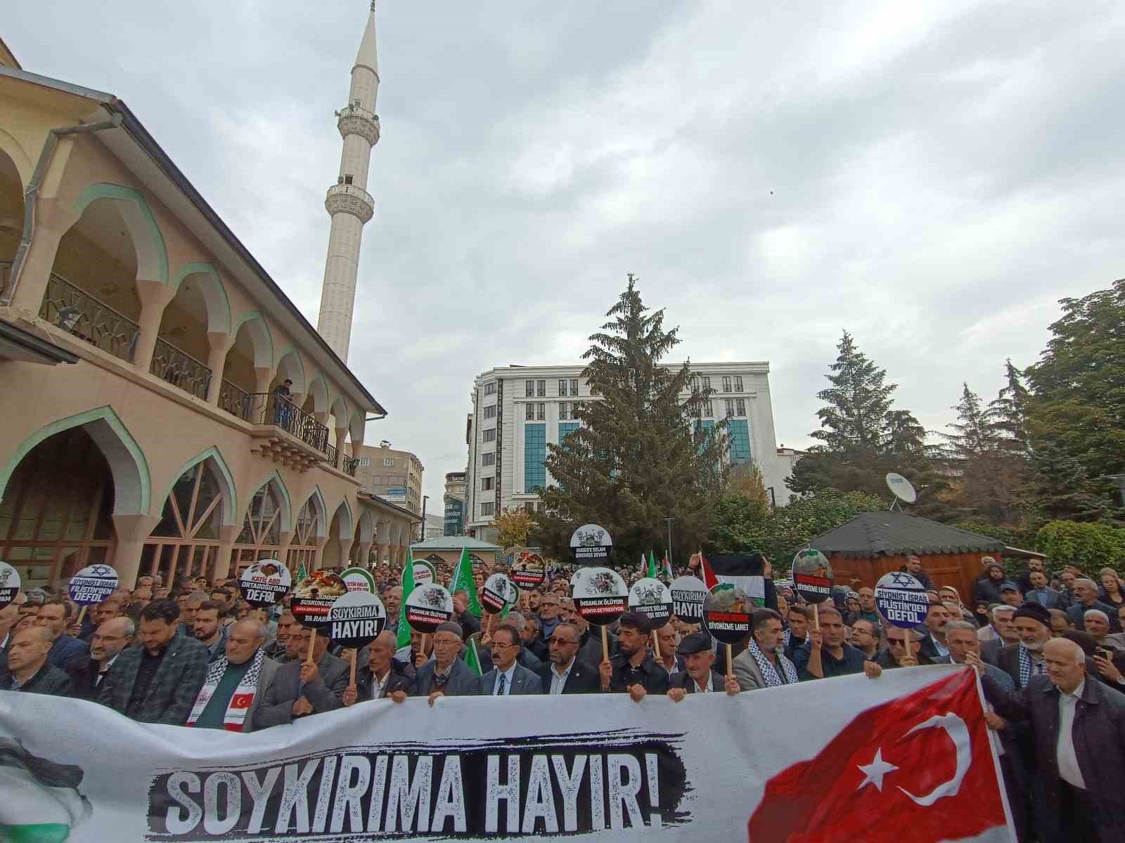 Van’da İsrail’in Gazze’deki hastaneye saldırısı protesto edildi