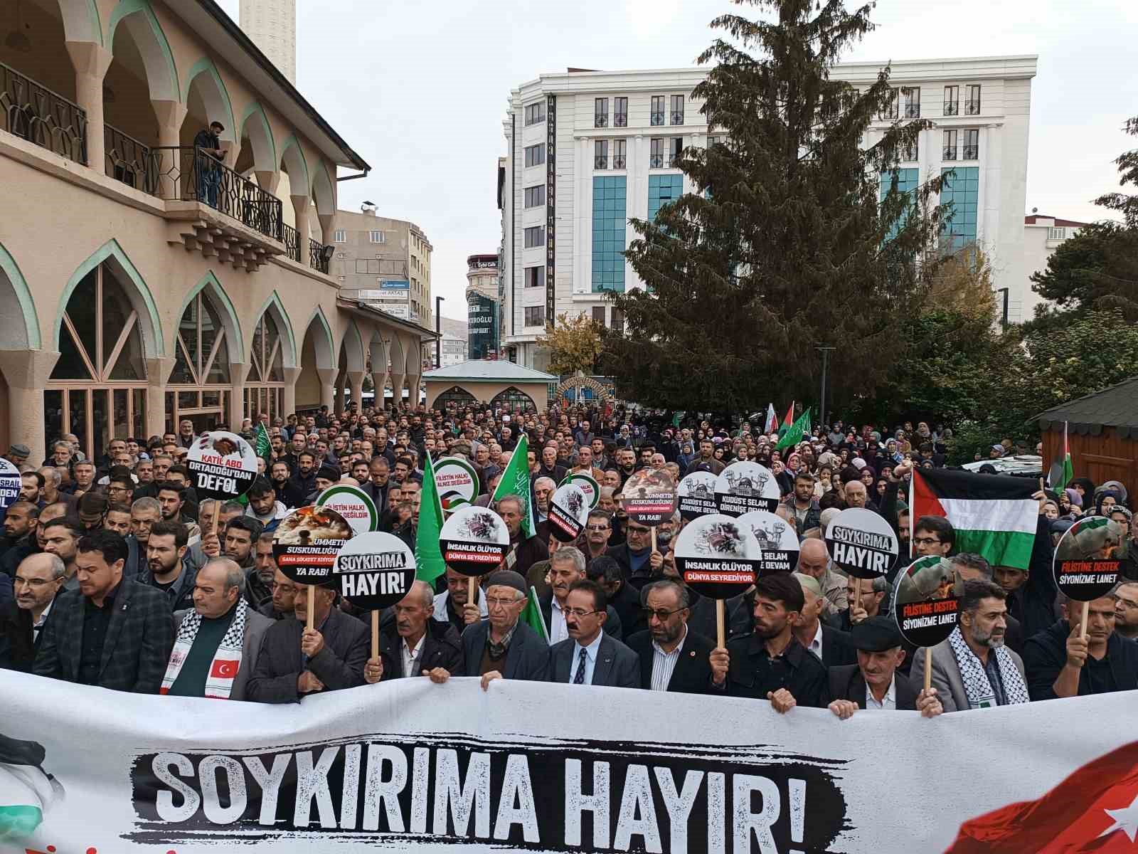 Van’da İsrail’in Gazze’deki hastaneye saldırısı protesto edildi