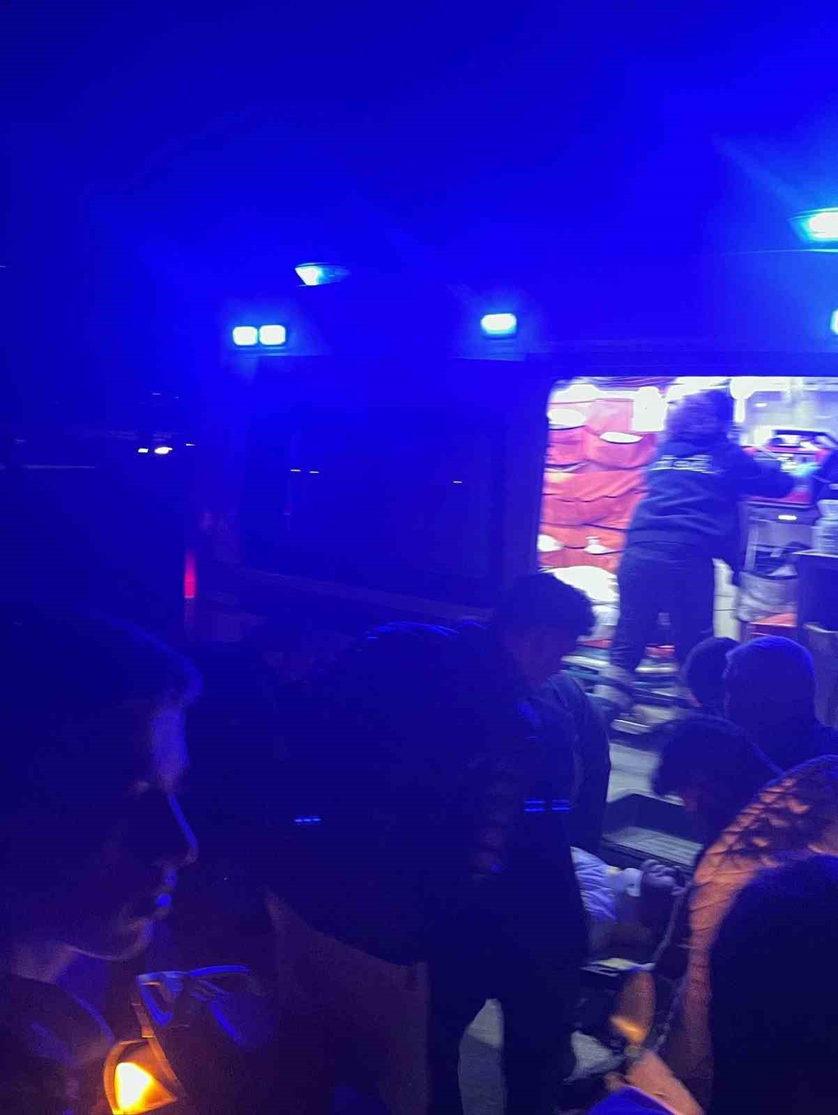 Hasta taşıyan ambulans ile otomobil çarpıştı: 2 yaralı