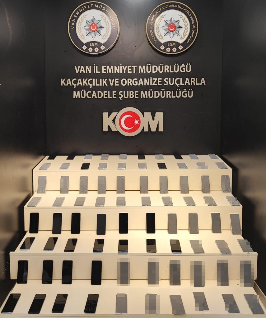 Van’da gümrük kaçağı malzemeler gele geçirildi