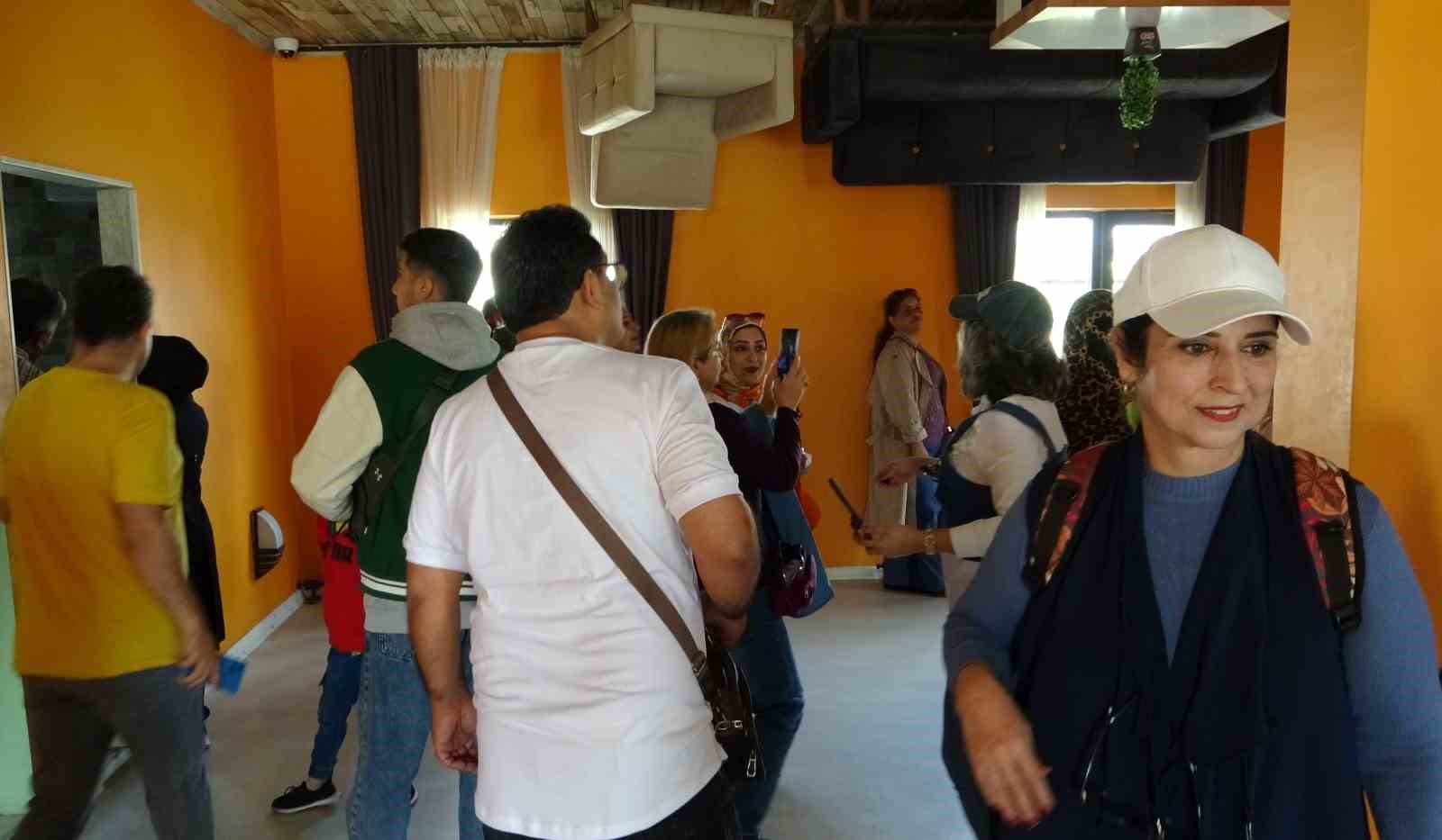 İranlılardan ters eve yoğun ilgi