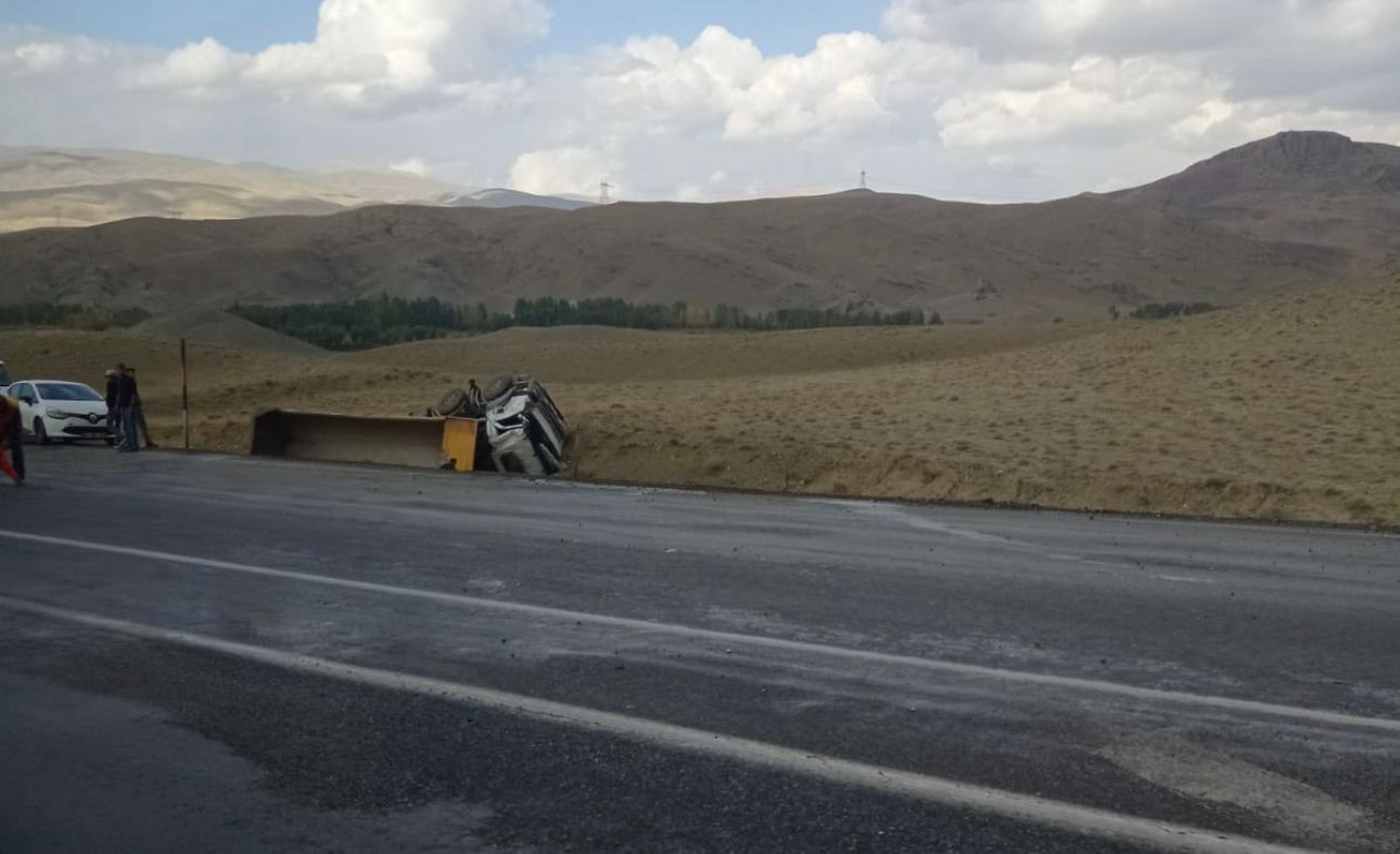 Sağanak yağış kazaları beraberinde getirdi