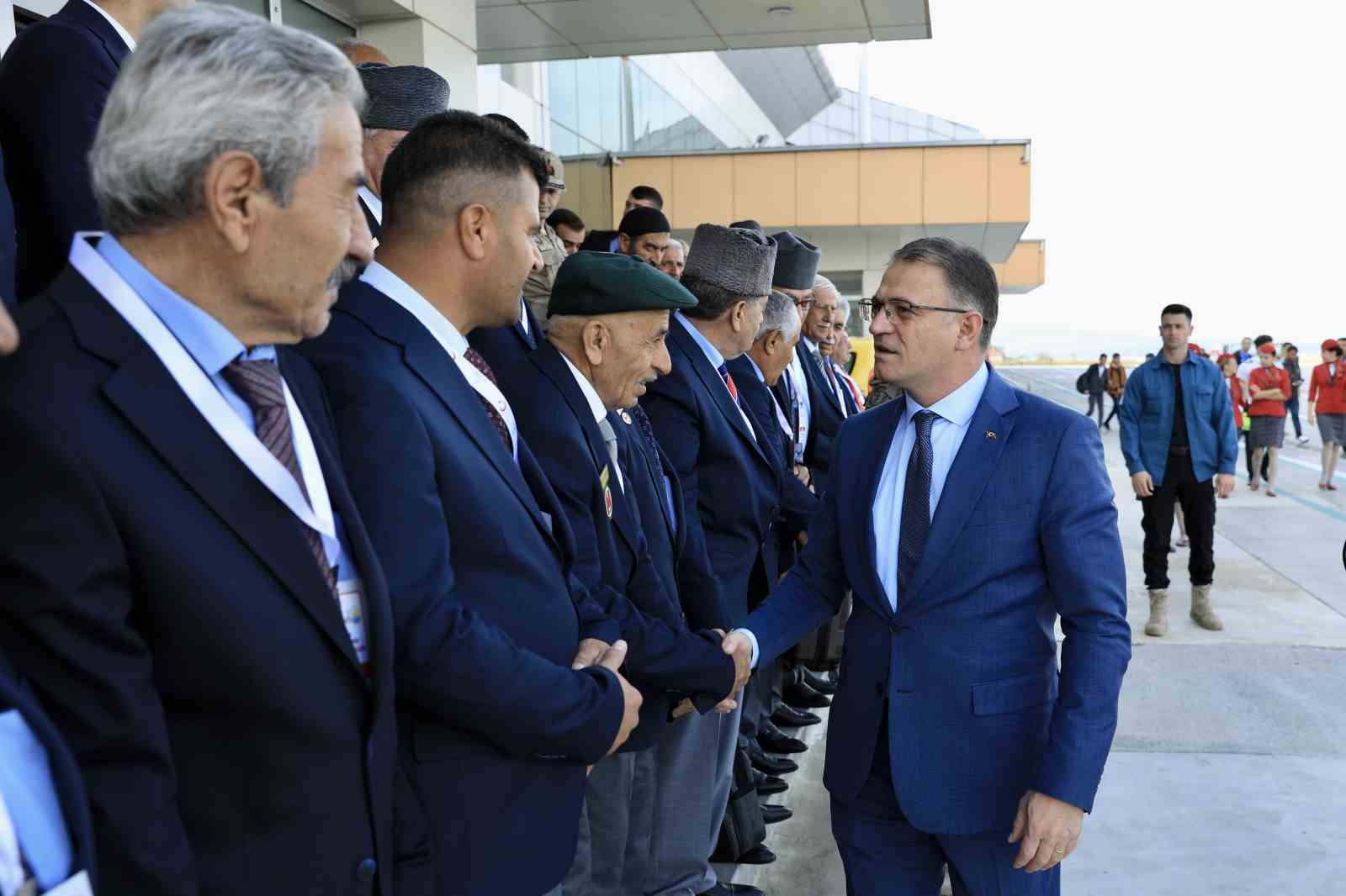 Vanlı gaziler Çanakkale’ye uğurlandı