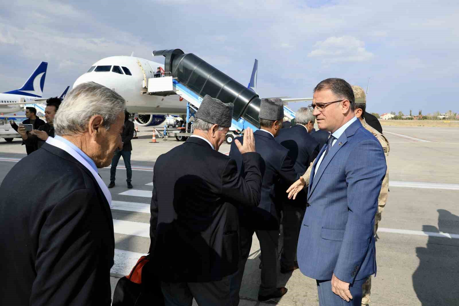 Vanlı gaziler Çanakkale’ye uğurlandı