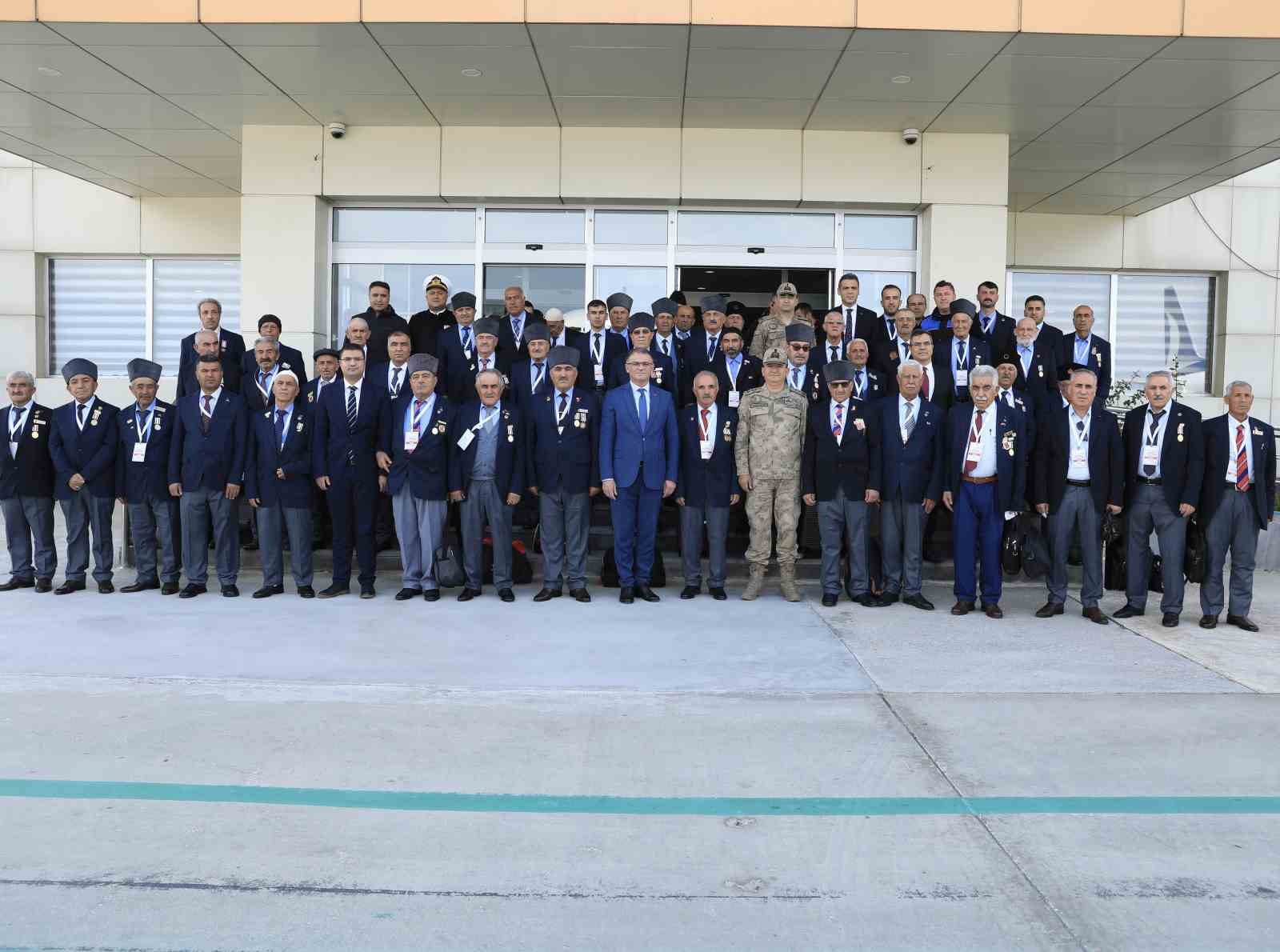 Vanlı gaziler Çanakkale’ye uğurlandı