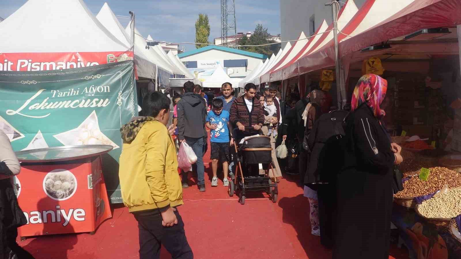 Erciş’te yöresel ürünler sergilendi
