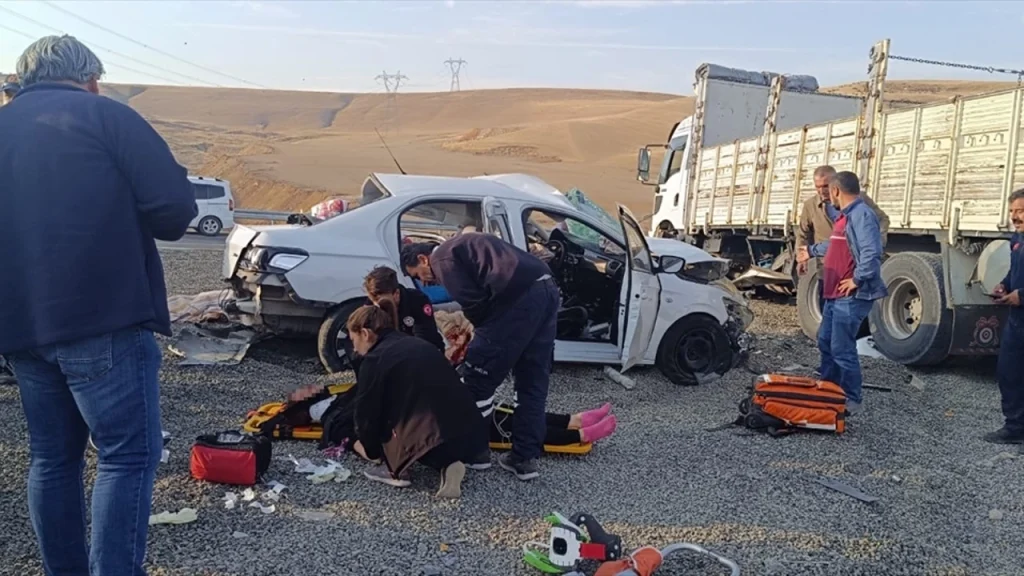 Osman Yıldız ve eşi trafik kazasında hayatını kaybetti