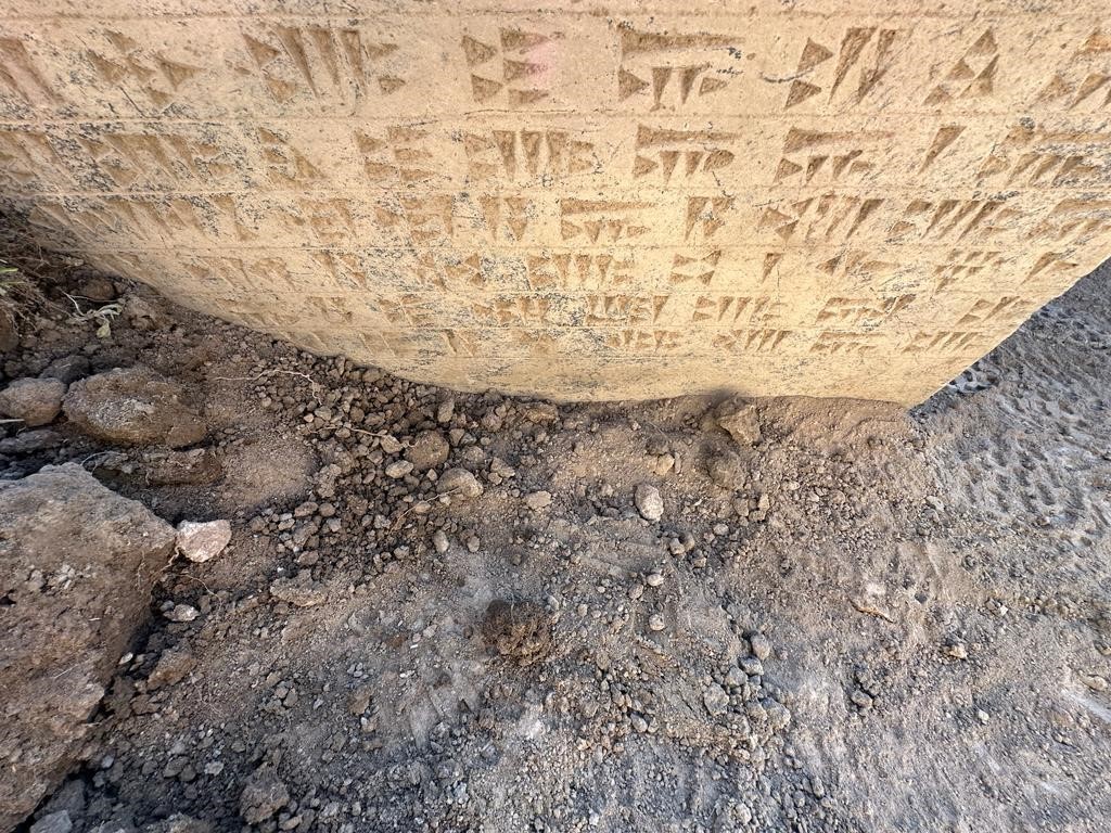 Körzüt Kalesi’nde Urartulara ait kitabe ve tapınak bulundu