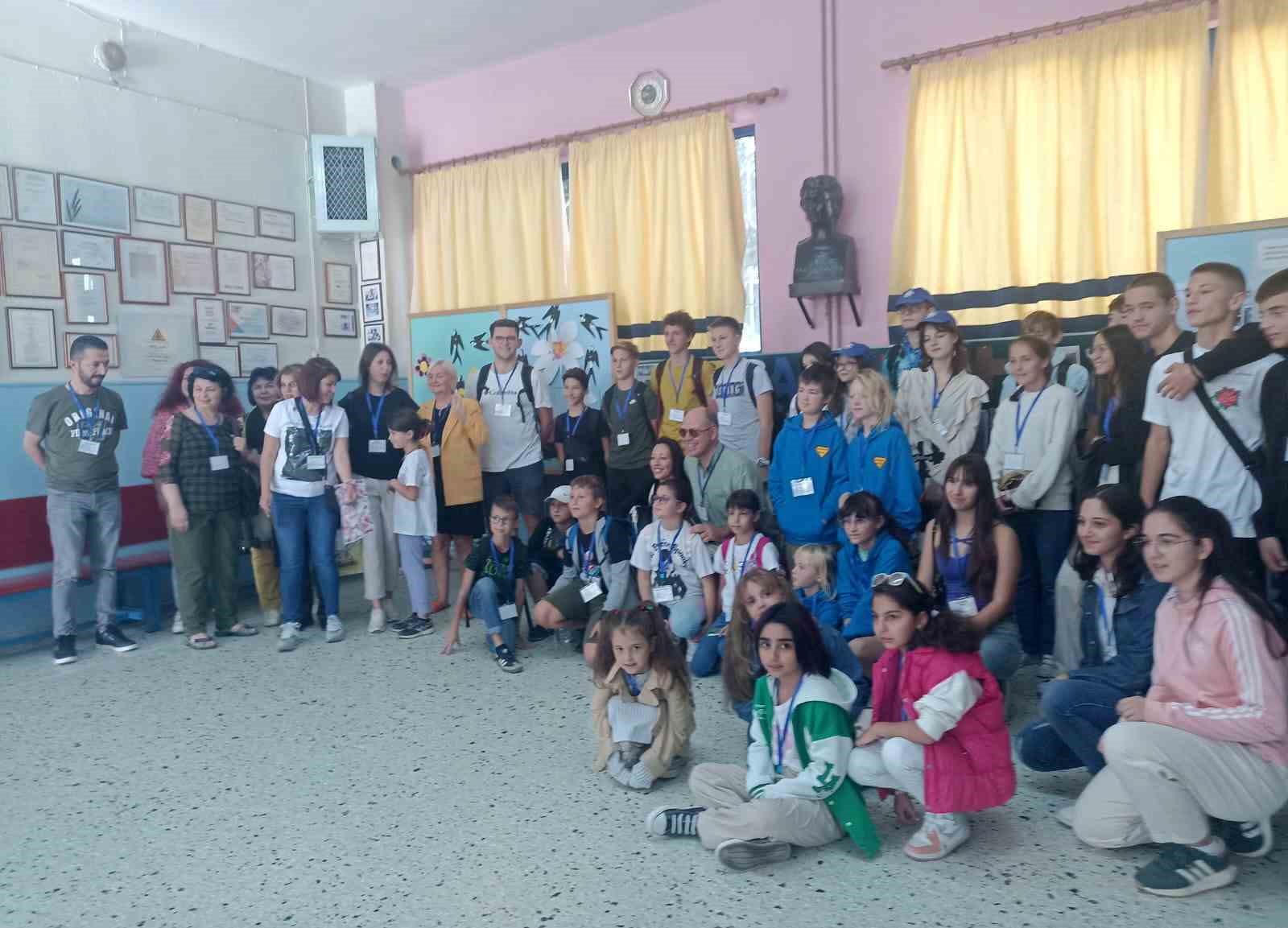 Vanlı minik öğrencilerin Atatürk’ün doğduğu evi görme sevinci